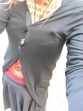 pink-mai online show from November 2025 11:49:02 PM