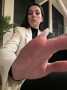 EllyLynn online show from February 2026 07:46:01 PM