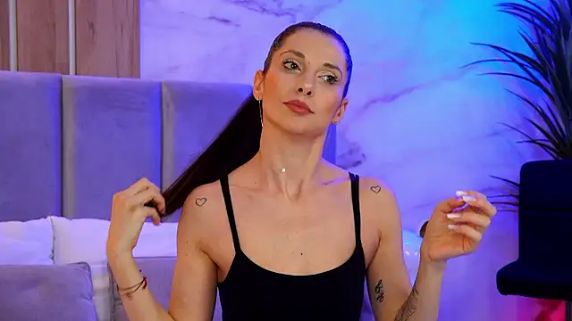 EllyLynn online show from February 2026 07:16:01 PM