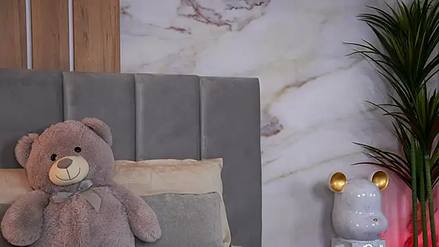 EllyLynn online show from November 2025 07:30:01 PM