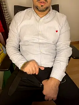 Snapshot of BimannSuedlaender chatting on November 2025 11:03:02 AM BimannSuedlaender online show from November 2025 11:03:02 AM