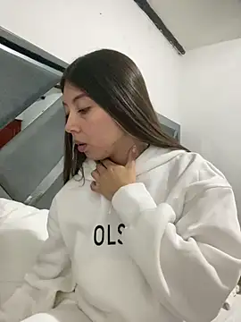 Snapshot of Sara-cooper2 chatting on May 2026 02:19:01 AM Sara-cooper2 online show from May 2026 02:19:01 AM