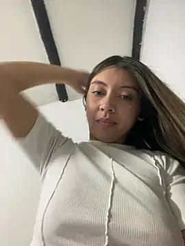 Snapshot of Sara-cooper2 chatting on May 2026 02:45:01 PM Sara-cooper2 online show from May 2026 02:45:01 PM