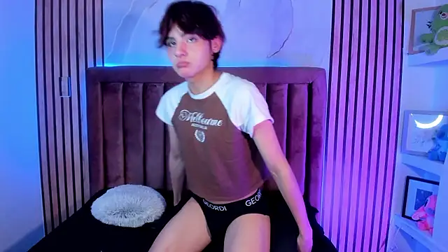 MathiasGreen  online show from March 2026 09:17:01 PM