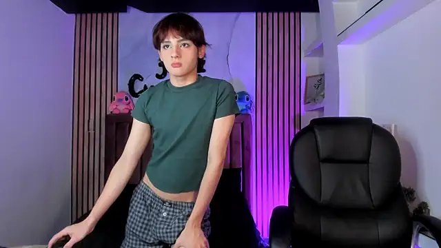 MathiasGreen  online show from April 2026 07:50:02 PM