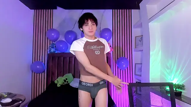 MathiasGreen  online show from February 2026 03:03:01 AM