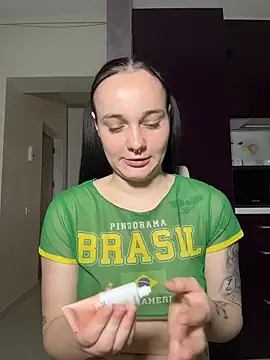 Baby Eva23 online show from April 2026 05:06:02 PM
