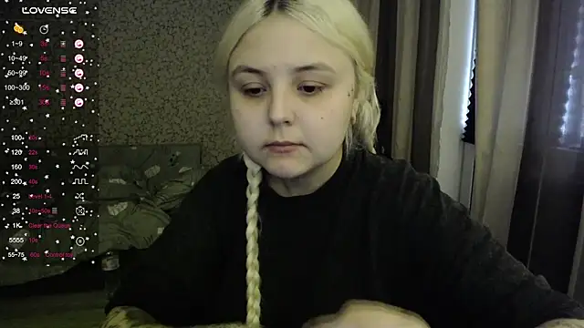 Snapshot of vendymories chatting on October 2025 08:15:02 AM vendymories online show from October 2025 08:15:02 AM