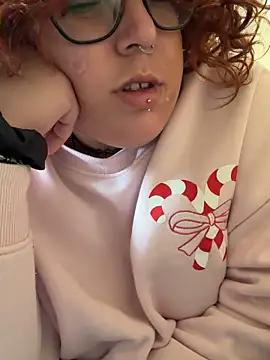 chiaretta loveit online show from November 2025 02:43:02 PM