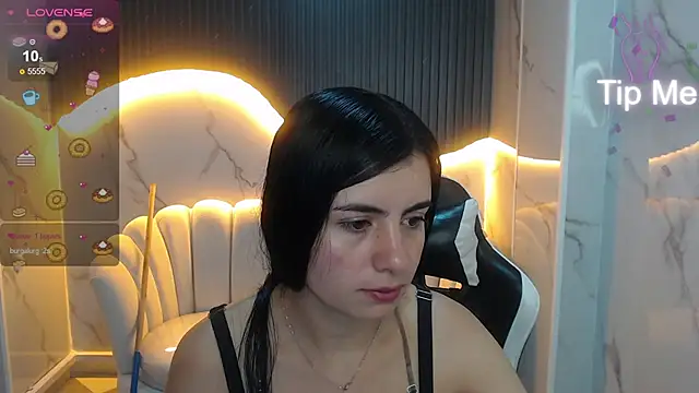 Eilyn love b online show from October 2025 12:50:01 PM
