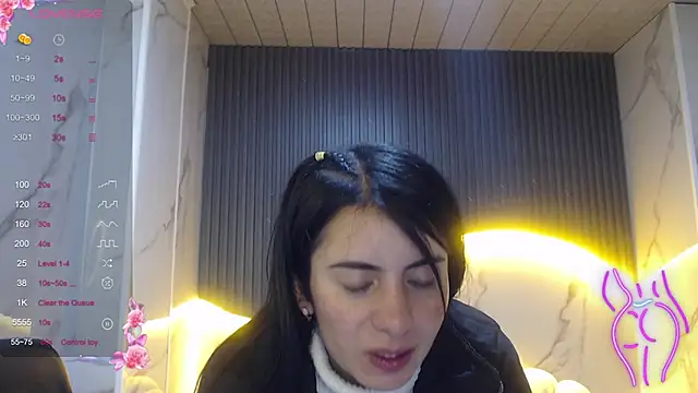 Eilyn love b online show from October 2025 12:50:02 PM