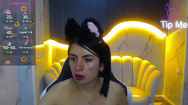 Eilyn love b online show from October 2025 12:50:01 PM