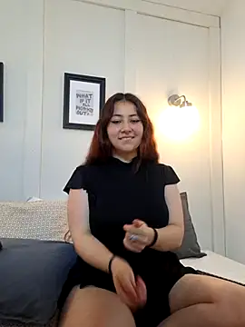 Nicolle Evanss  online show from March 2026 03:19:02 AM