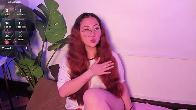 Nicolle Evanss  online show from November 2025 06:17:02 AM