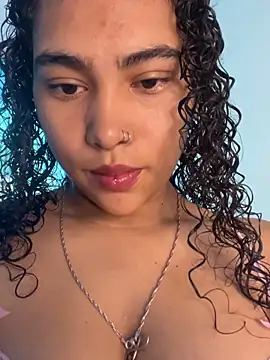 Snapshot of SophieD chatting on June 2026 01:00:01 PM SophieD online show from June 2026 01:00:01 PM