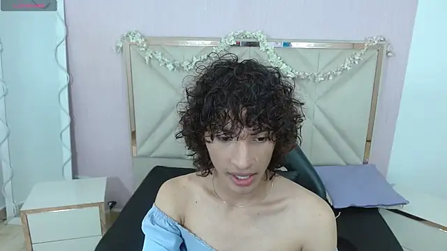 Snapshot of Chipi_tay chatting on November 2025 07:03:02 PM Chipi tay online show from November 2025 07:03:02 PM