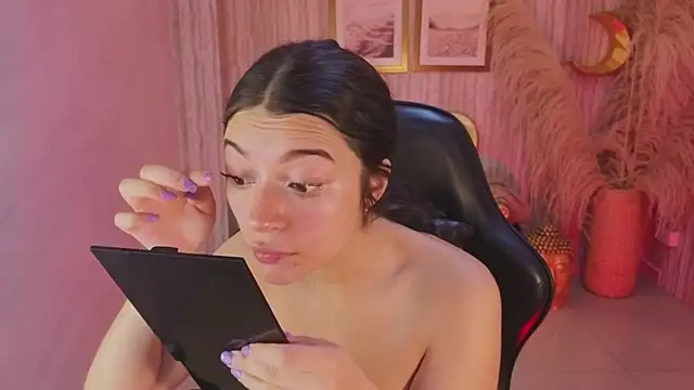 valkiria ardent s online show from February 2026 01:00:01 PM