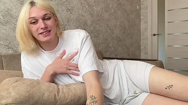 Snapshot of evelina228 chatting on September 2025 06:52:02 AM evelina228 online show from September 2025 06:52:02 AM