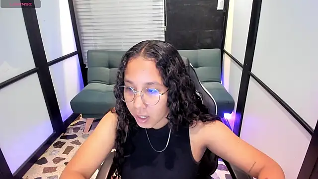 Noahsmitth  online show from September 2025 07:53:01 PM