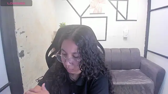 Noahsmitth  online show from October 2025 08:10:02 PM