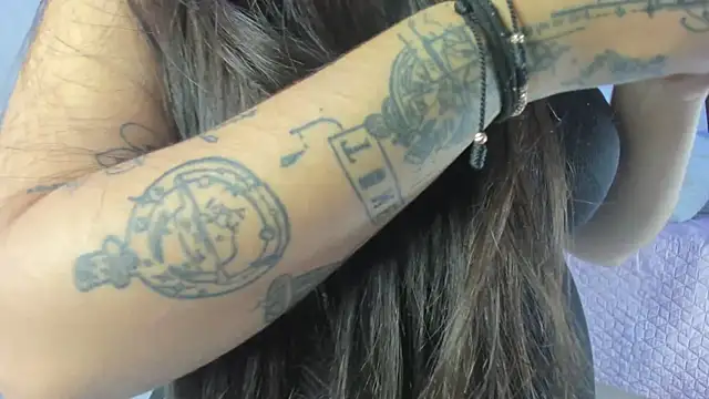 Snapshot of bonnie_sm chatting on November 2025 07:03:01 PM bonnie sm online show from November 2025 07:03:01 PM