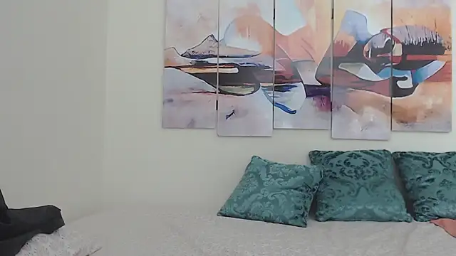 FLAKIS18 online show from April 2026 09:43:02 PM