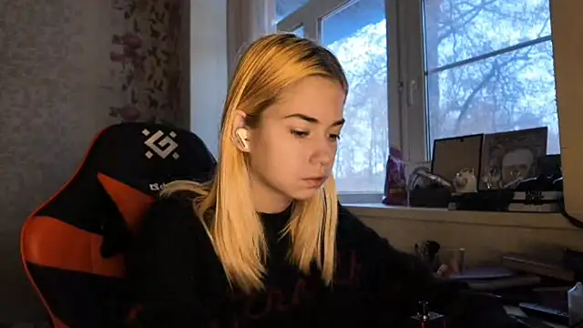 Witching Moon online show from November 2025 07:41:02 AM