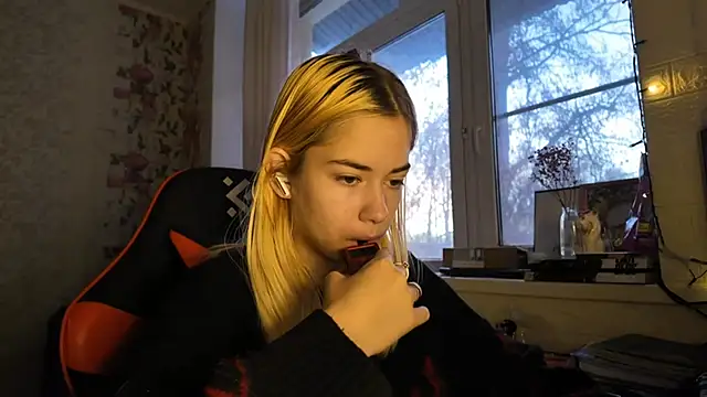 Witching Moon online show from December 2025 05:57:02 AM