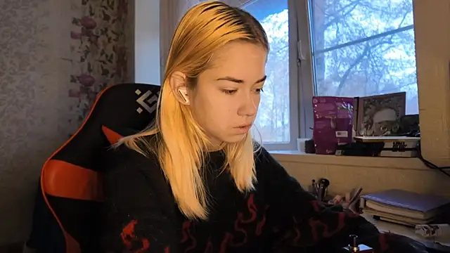 Witching Moon online show from November 2025 07:31:02 AM