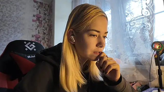 Witching Moon online show from October 2025 07:31:01 AM