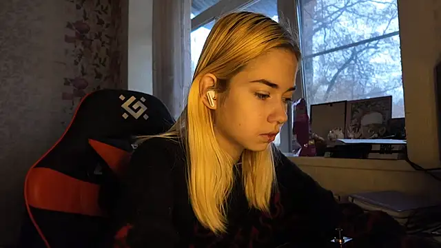 Witching Moon online show from November 2025 08:03:02 AM