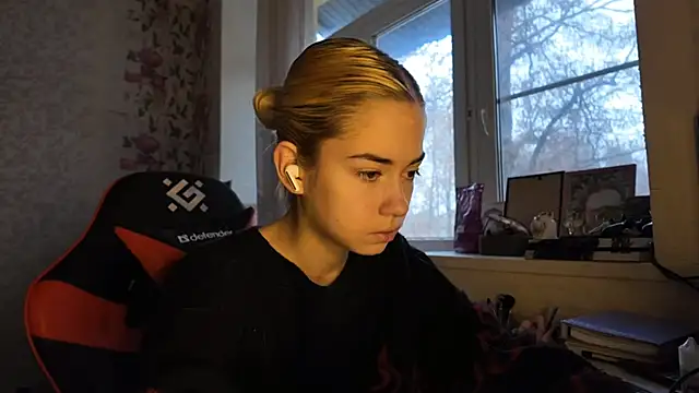 Witching Moon online show from November 2025 08:25:01 AM