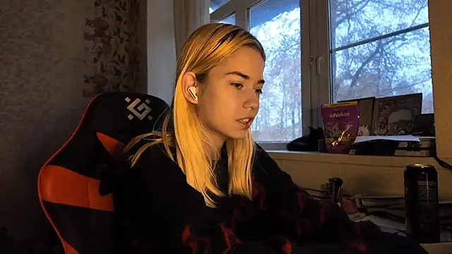 Witching Moon online show from December 2025 07:08:01 AM