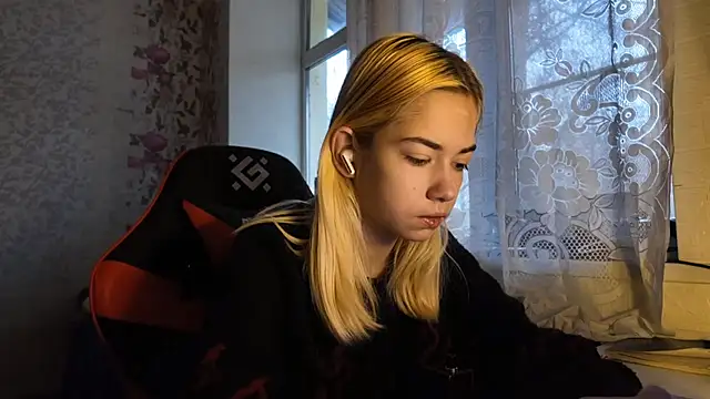 Witching Moon online show from November 2025 07:33:02 AM