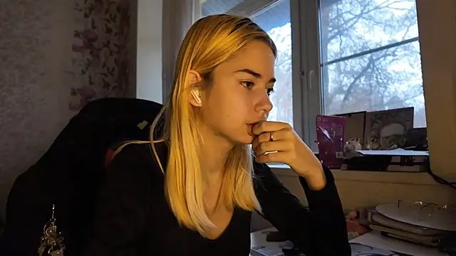 Witching Moon online show from December 2025 07:31:02 AM