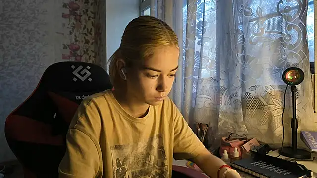 Witching Moon online show from October 2025 07:27:01 AM