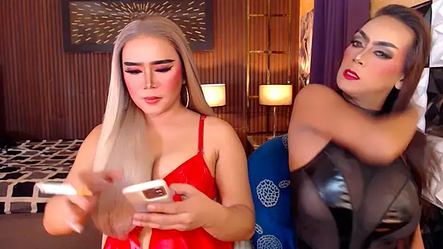 Snapshot of SeductiveAshleyTS chatting on April 2026 07:06:02 PM SeductiveAshleyTS online show from April 2026 07:06:02 PM