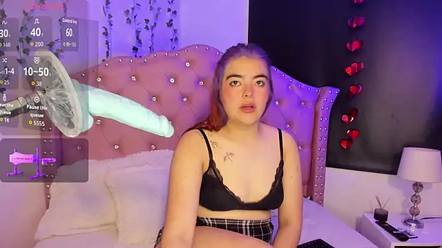 Lila Cox online show from October 2025 12:04:02 PM