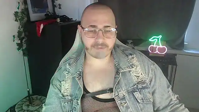 Snapshot of FabianKinky chatting on September 2025 06:09:02 AM FabianKinky online show from September 2025 06:09:02 AM