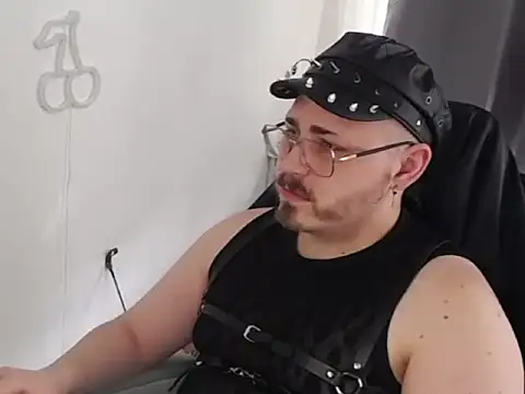 Snapshot of FabianKinky chatting on October 2025 12:26:02 PM FabianKinky online show from October 2025 12:26:02 PM