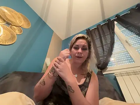 minettedusud online show from September 2025 09:46:02 AM