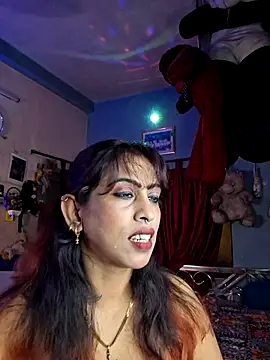 Snapshot of Love_Beauty01 chatting on July 2026 07:00:02 PM Love Beauty01 online show from July 2026 07:00:02 PM