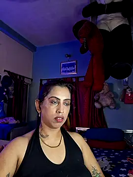 Snapshot of Love_Beauty01 chatting on July 2026 06:44:01 PM Love Beauty01 online show from July 2026 06:44:01 PM