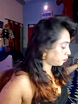 Snapshot of Love_Beauty01 chatting on June 2026 06:27:01 PM Love Beauty01 online show from June 2026 06:27:01 PM