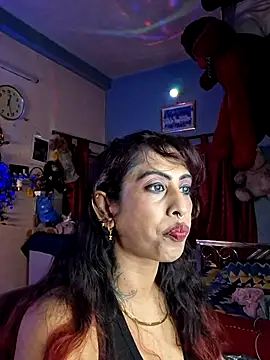 Snapshot of Love_Beauty01 chatting on June 2026 06:36:01 PM Love Beauty01 online show from June 2026 06:36:01 PM