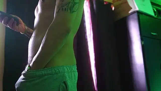 AlphaMasterXxx online show from February 2026 01:29:01 PM