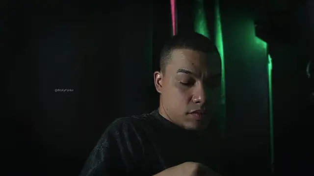 AlphaMasterXxx online show from February 2026 09:48:01 PM