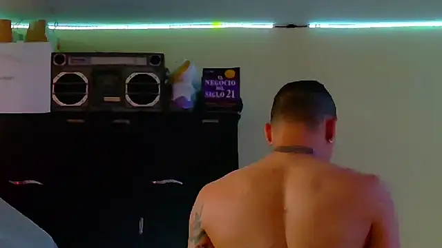 Snapshot of AlphaMasterXxx chatting on October 2025 02:07:01 PM AlphaMasterXxx online show from October 2025 02:07:01 PM