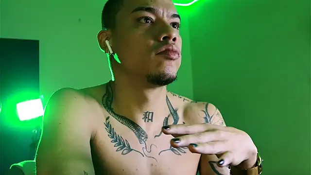 AlphaMasterXxx online show from November 2025 08:46:02 AM