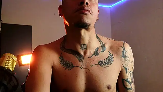 AlphaMasterXxx online show from November 2025 01:15:02 PM